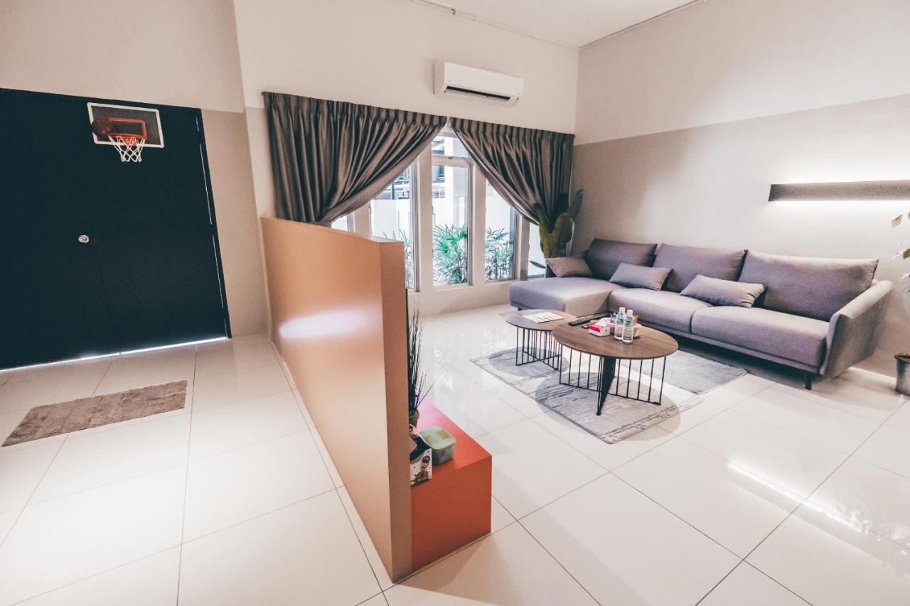 J Residence Бантинг Екстериор снимка