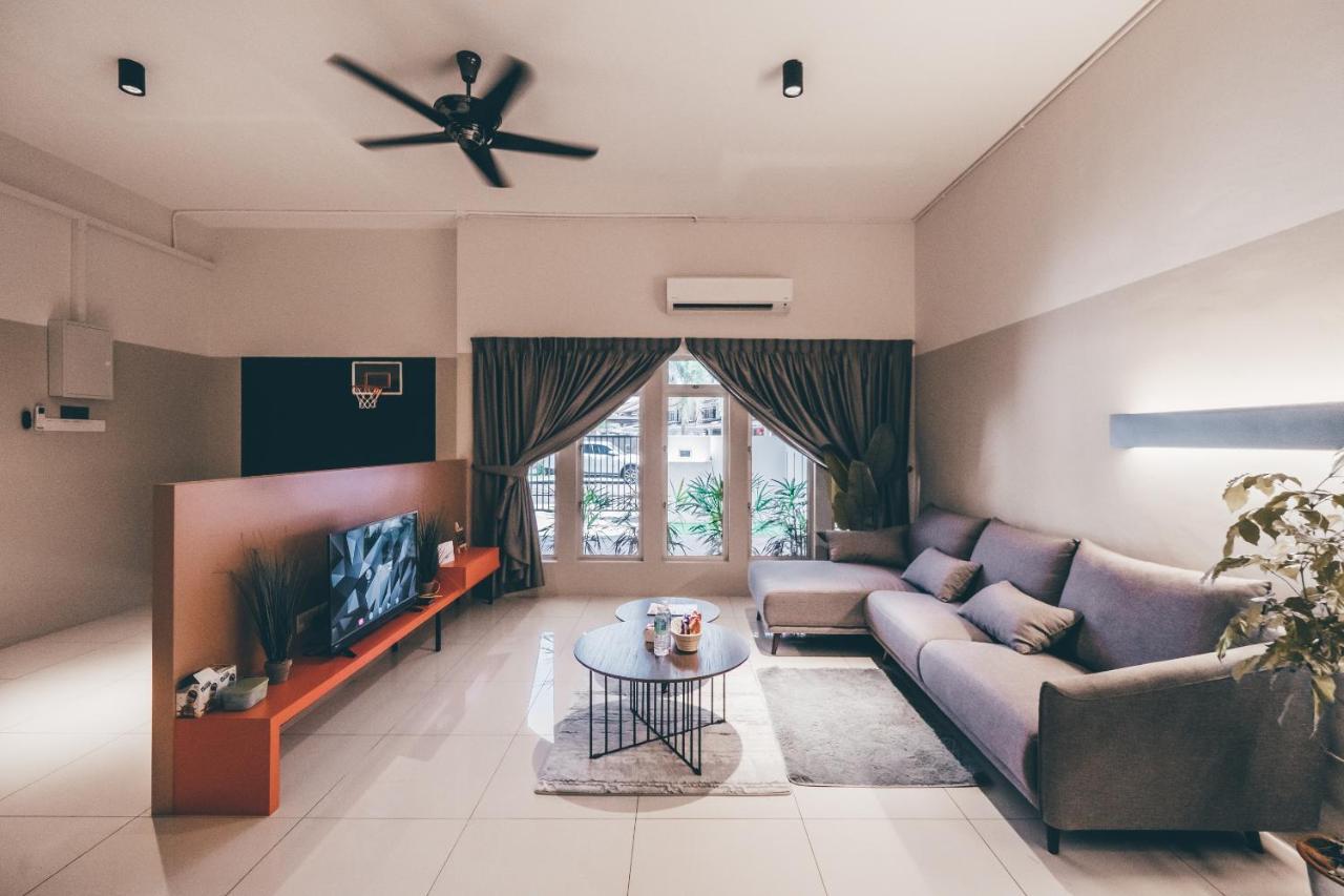 J Residence Бантинг Екстериор снимка