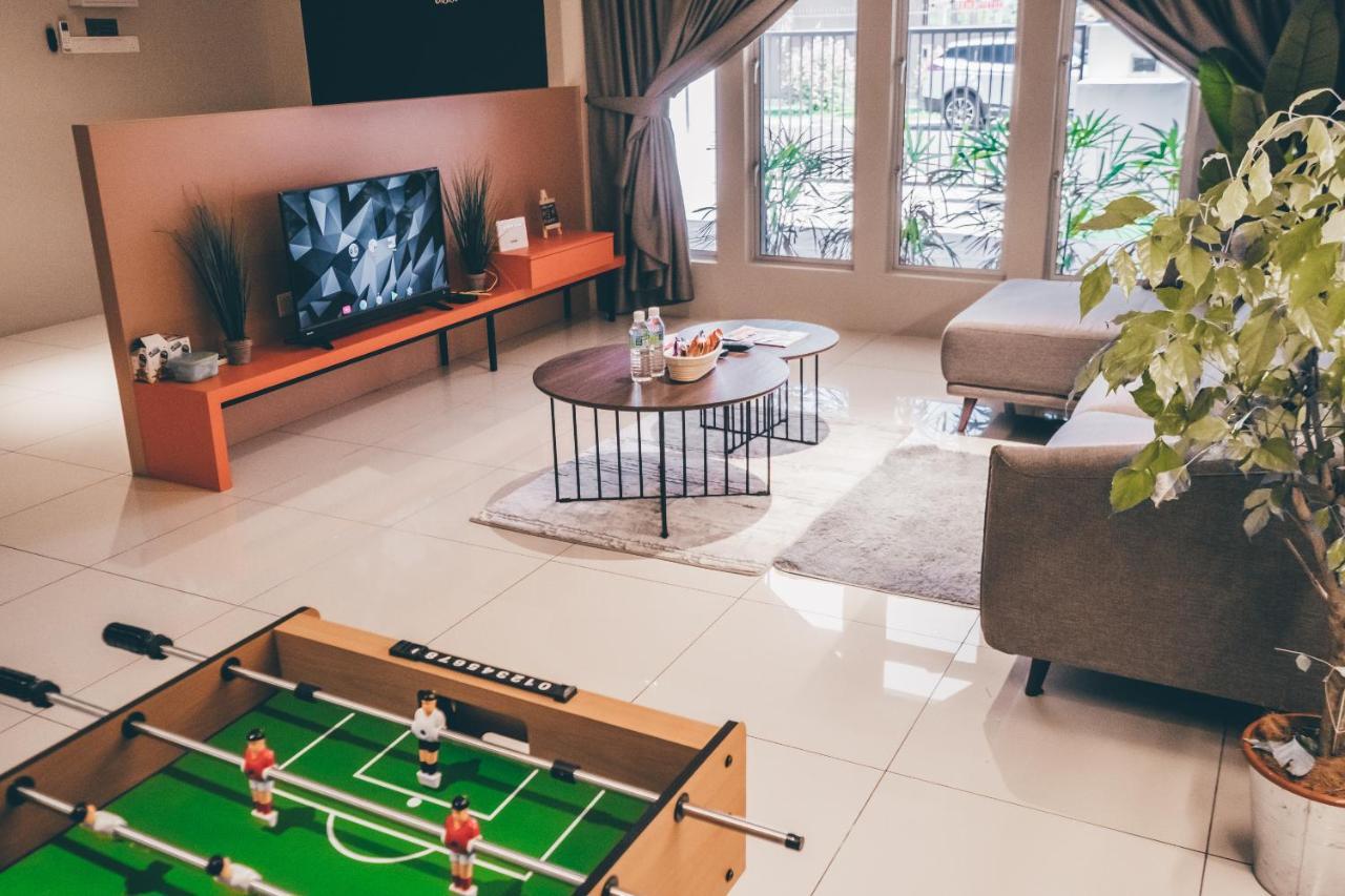 J Residence Бантинг Екстериор снимка