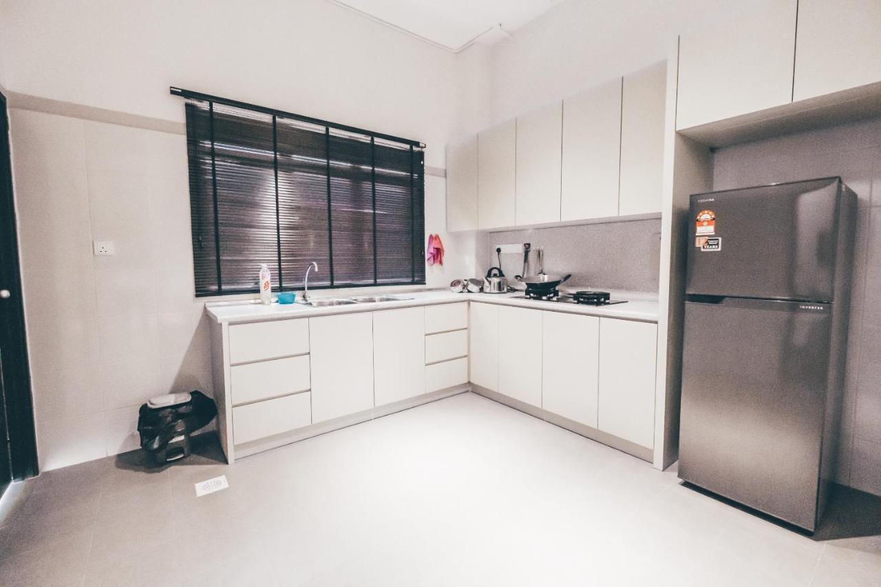 J Residence Бантинг Екстериор снимка