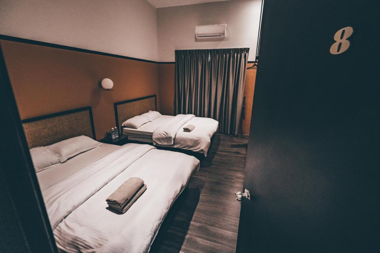 J Residence Бантинг Екстериор снимка